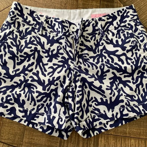 Lilly Pulitzer Navy and White Women Shorts - Picture 6 of 9